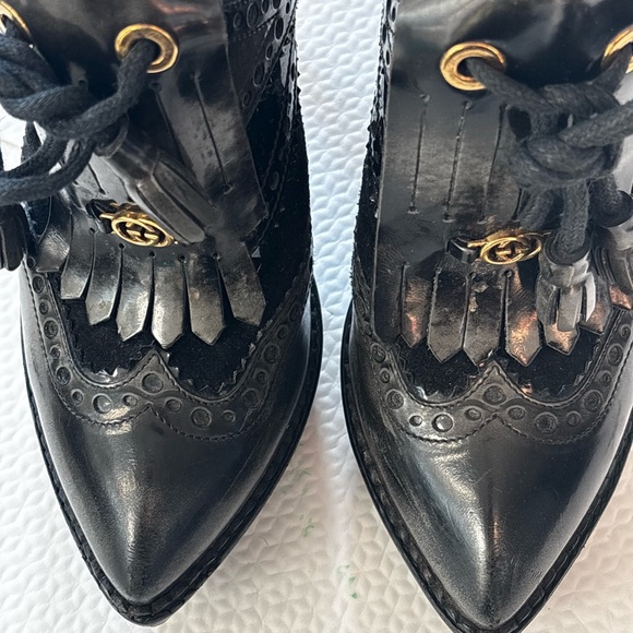 Gucci Black Leather Kiltie Brogue Ankle Boots with Gold Logo - Picture 4 of 12